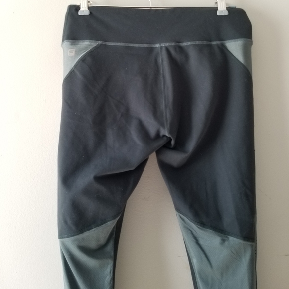 Fabletics Salar Statment Powerhold Green Shimmer Colorblock leggings - Picture 10 of 12